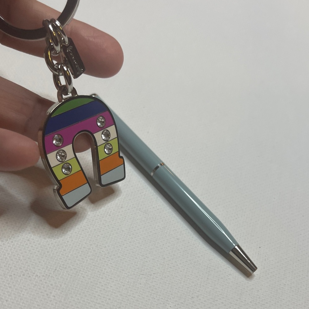 Coach Legacy Horseshoe Keychain with Coach Pen - Picture 3 of 7